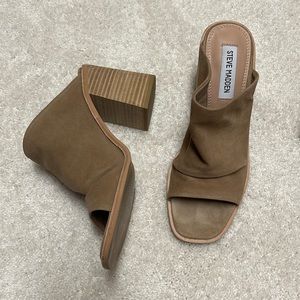 Steve Madden light brown suede slip on heeled slides / size 7 1/2